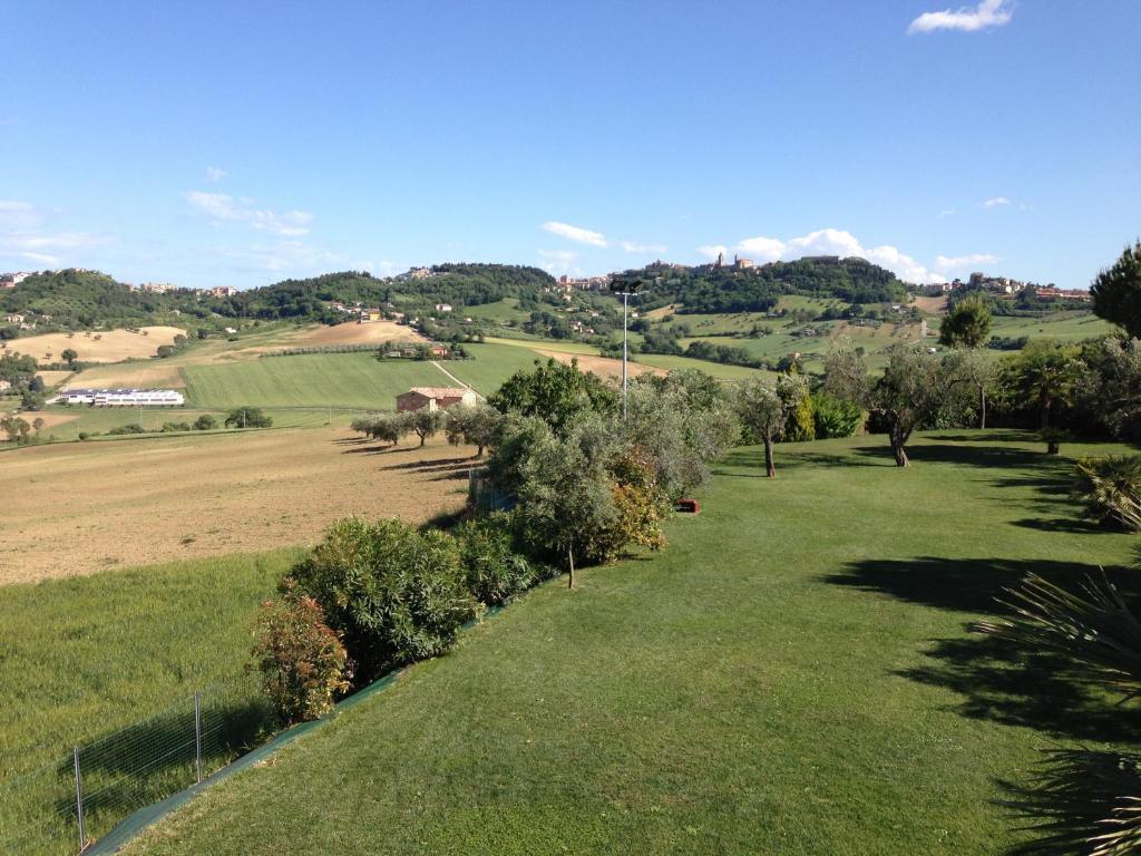 Villa Belvedere Degli Ulivi Озимо Екстериор снимка