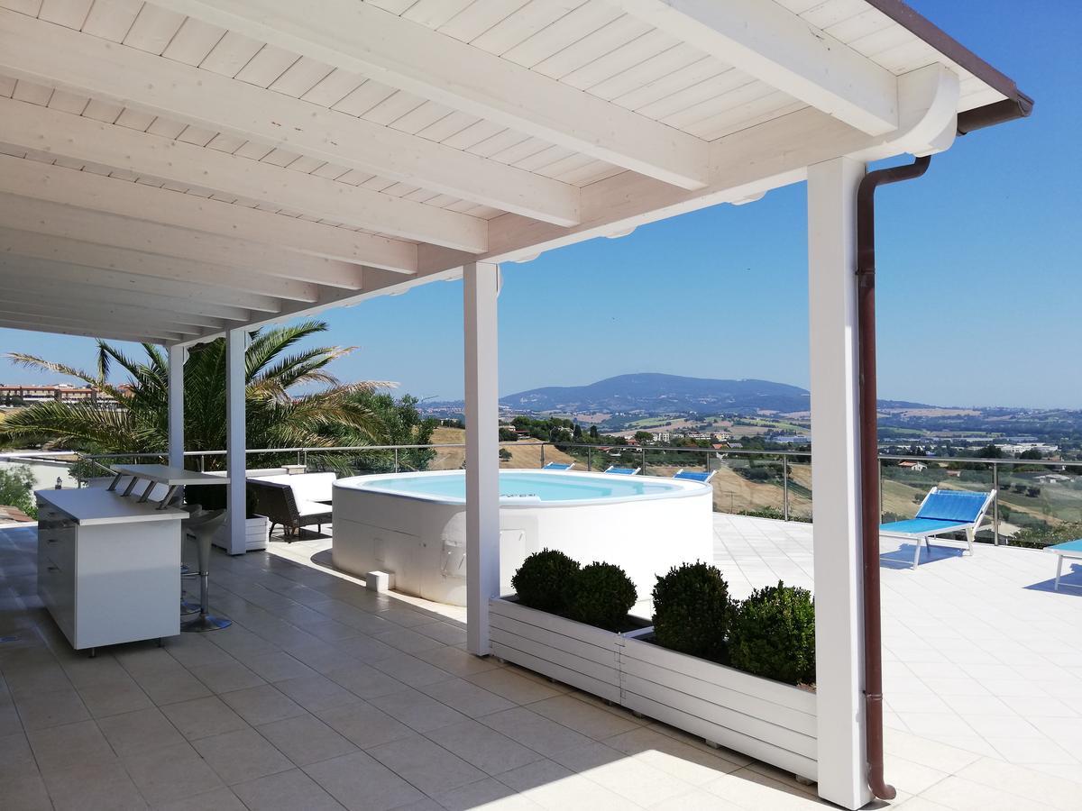 Villa Belvedere Degli Ulivi Озимо Екстериор снимка